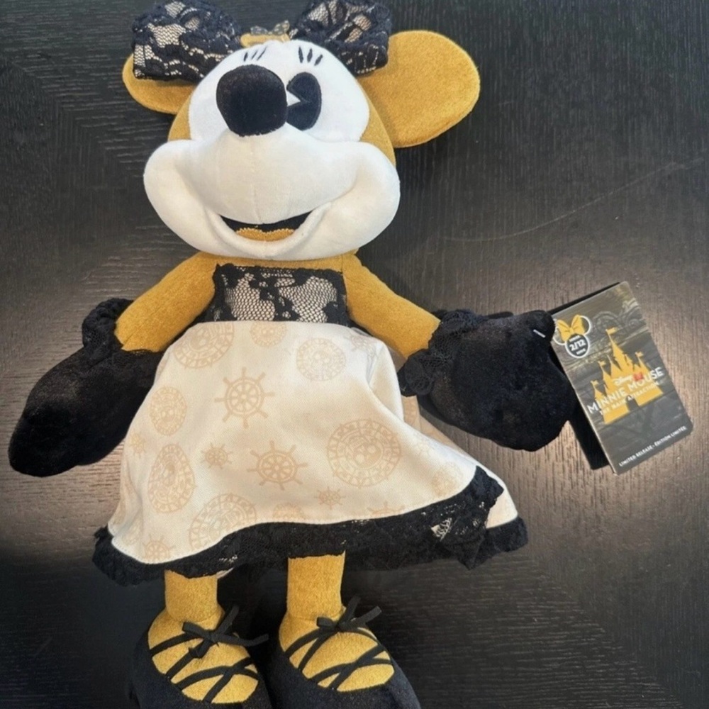 Disney Minnie Mouse the Main Attraction Minnie Mouse 16-Inch Plush #2/12 Limited